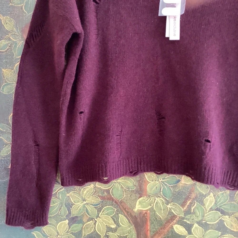 Aqua Burgundy Cashmere Distressed V-Neck Sweater 100% Bloomingdales Exclusive - Picture 2 of 13